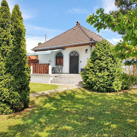 Holiday House Joshi & Rudi Gyenesdiás Exterior photo