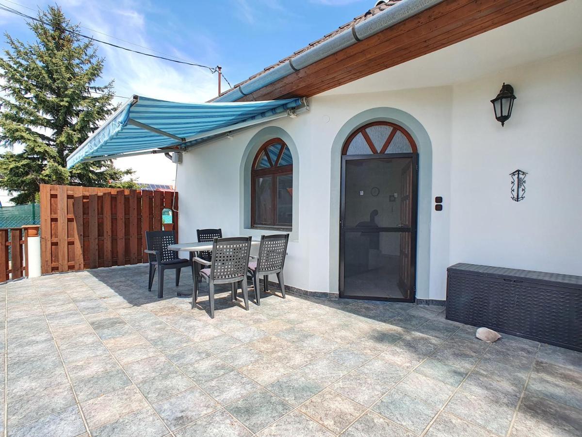 Holiday House Joshi & Rudi Gyenesdiás Exterior photo